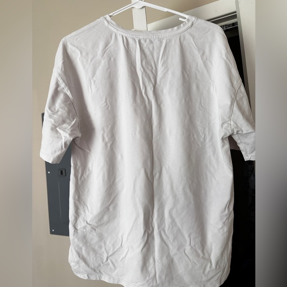 white T-shirt - Picture 2 of 2
